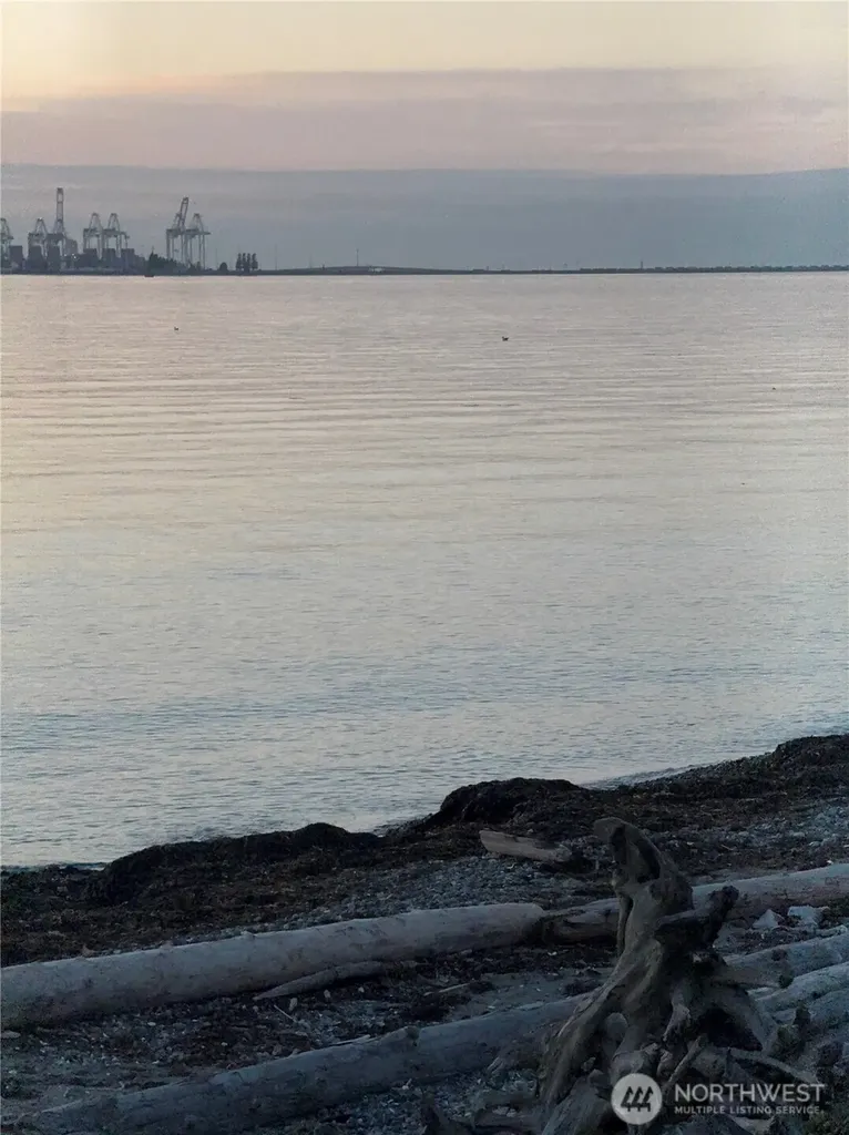 1334 Gulf Road Point Roberts WA 98281
