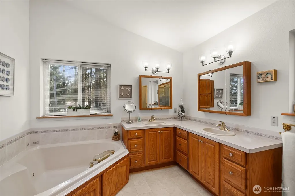 91 E Franjo Beach Drive Shelton WA 98584