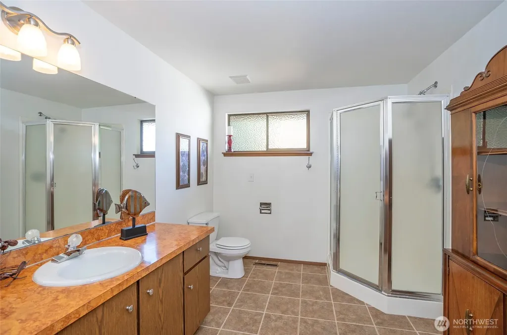 8401 Amber Drive SW Lakewood WA 98498