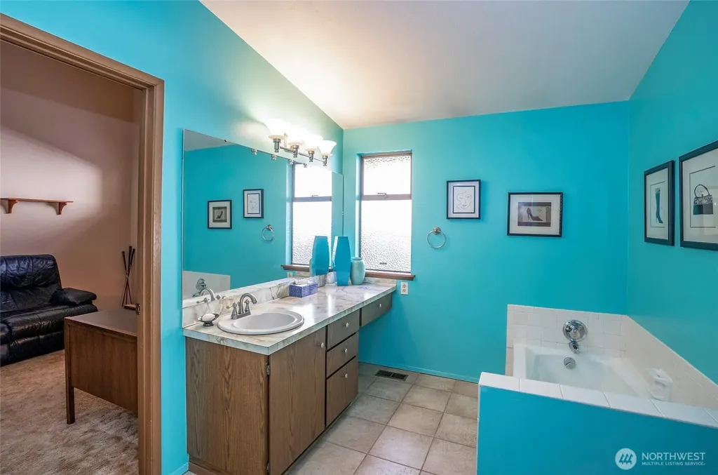 8401 Amber Drive SW Lakewood WA 98498