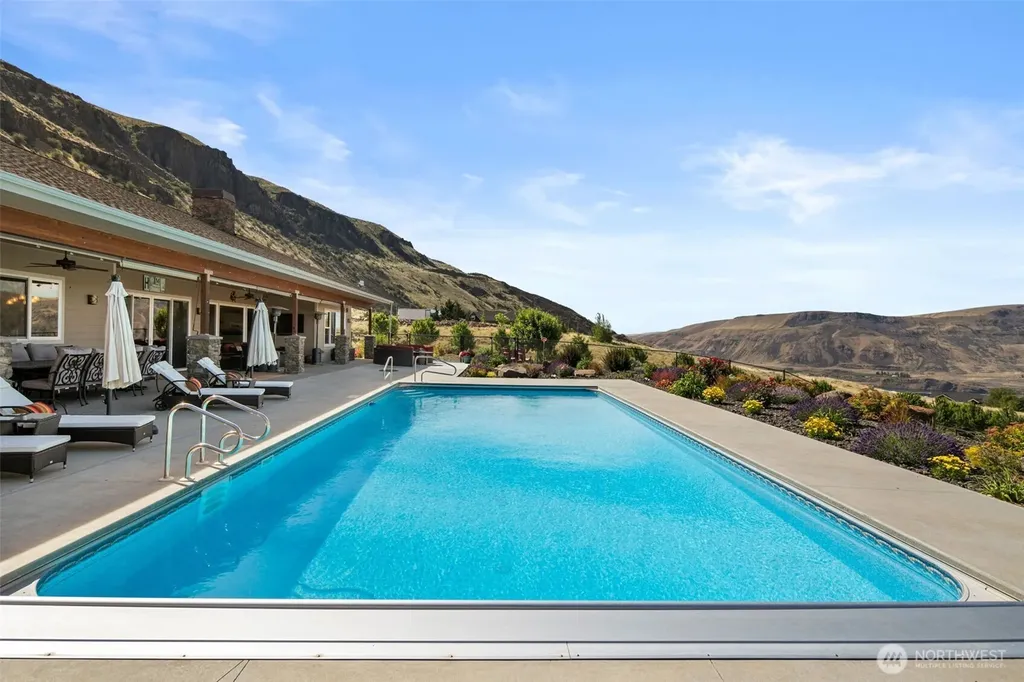 25 Sageland Road East Wenatchee WA 98802
