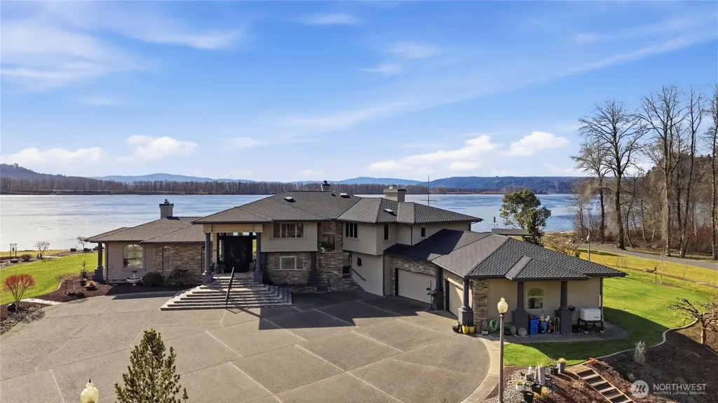 266 Columbia Point Road Longview WA 98632