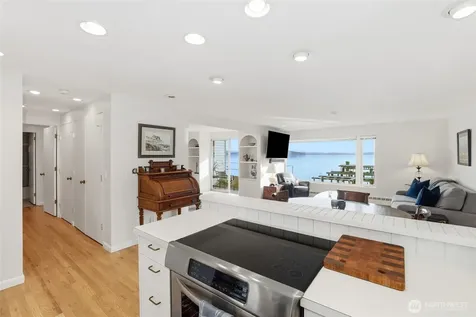 1600 43rd Avenue E Seattle WA 98112