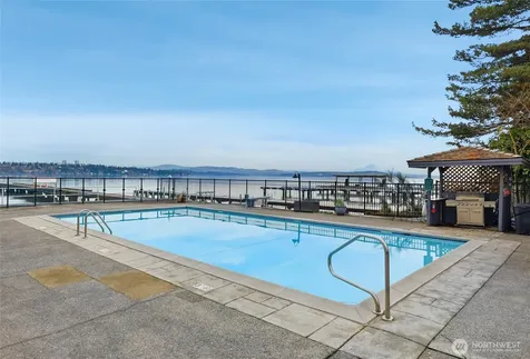 1600 43rd Avenue E Seattle WA 98112