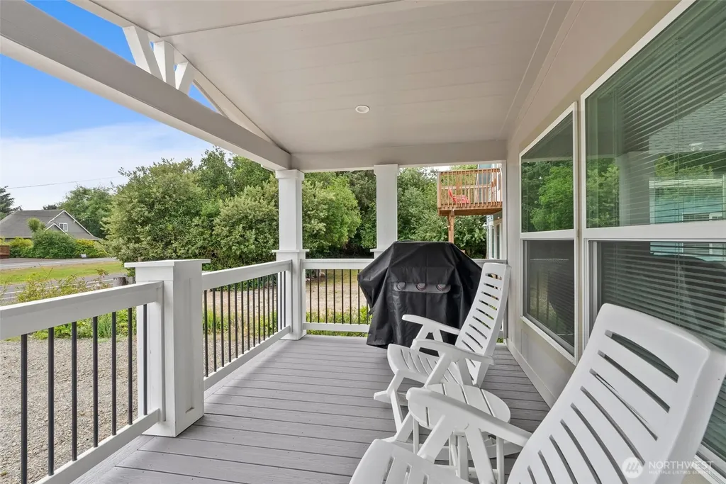 130 Pacific Boulevard NW Ocean Shores WA 98569