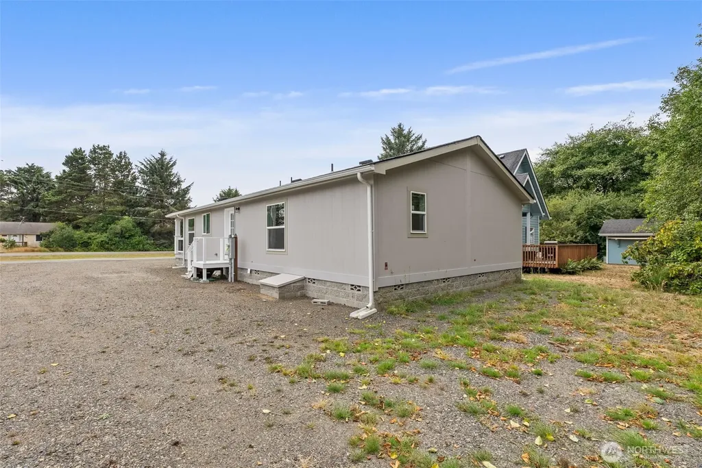 130 Pacific Boulevard NW Ocean Shores WA 98569