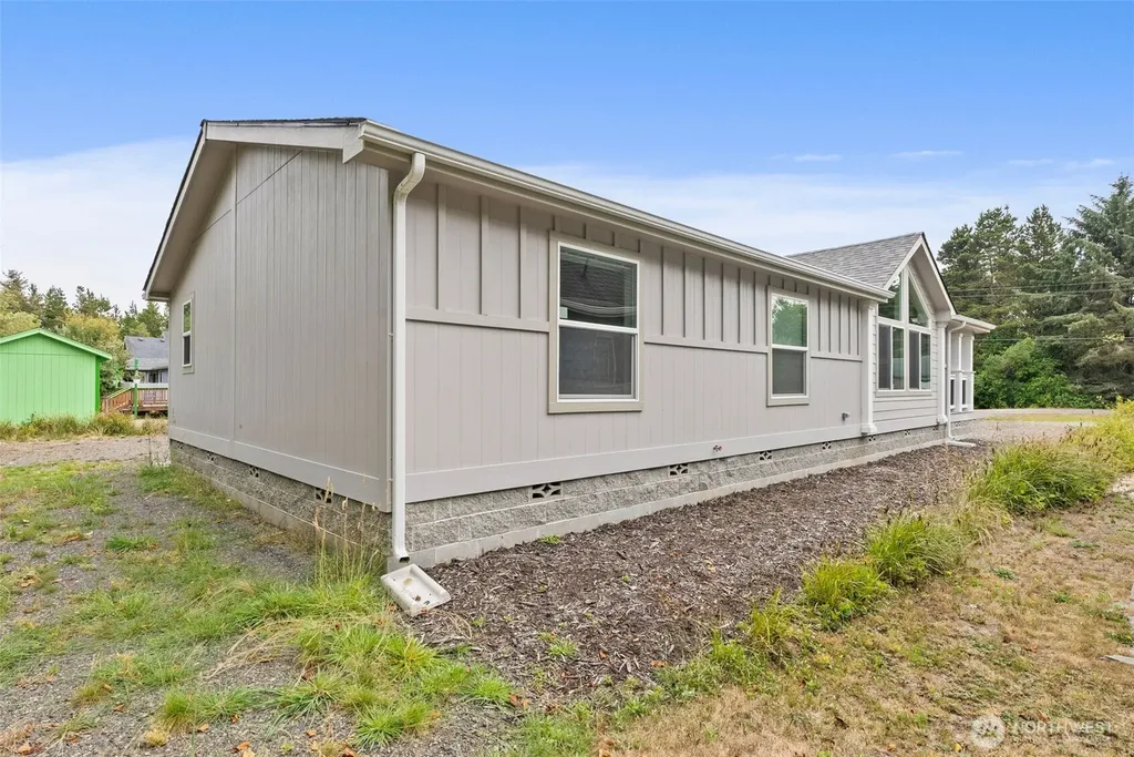 130 Pacific Boulevard NW Ocean Shores WA 98569