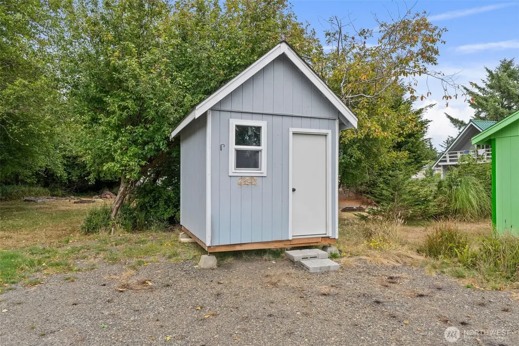 130 Pacific Boulevard NW Ocean Shores WA 98569