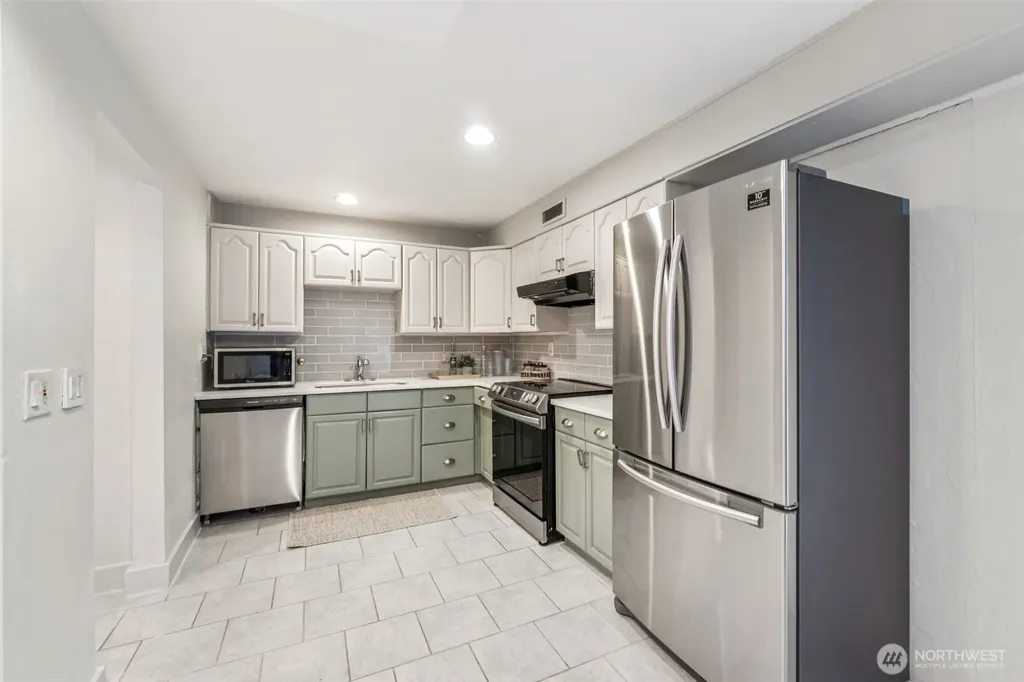 12600 SE 42nd Street Bellevue WA 98006