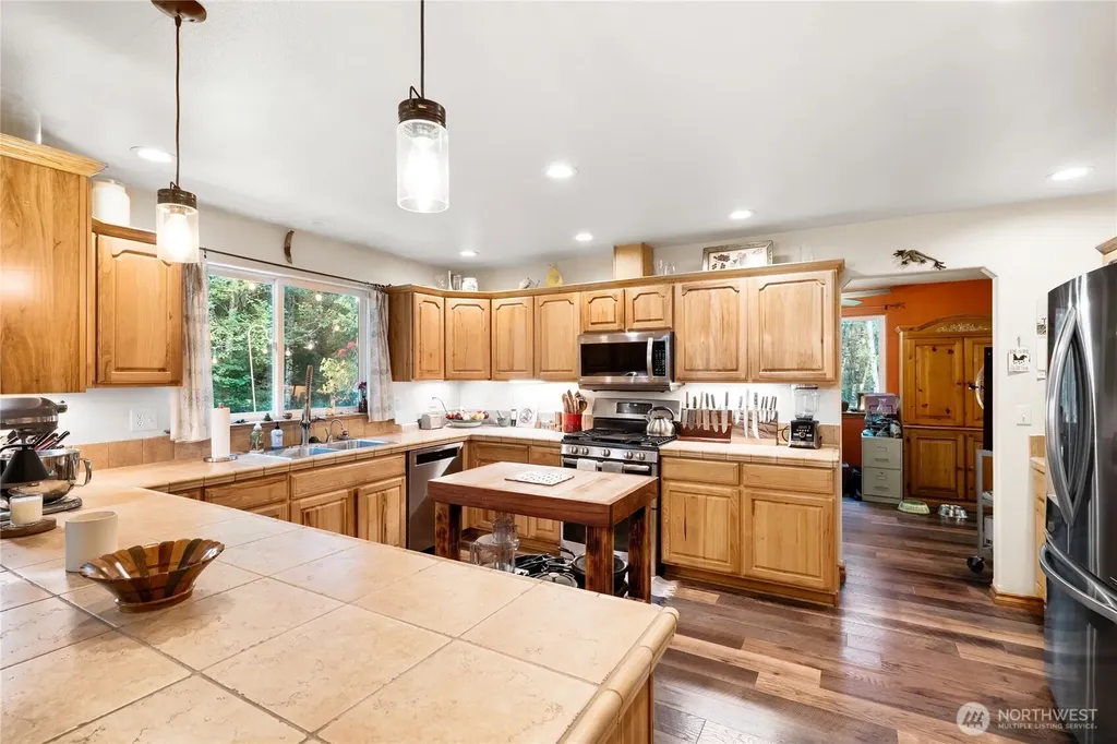 5 Meadowhills Lane Elma WA 98541