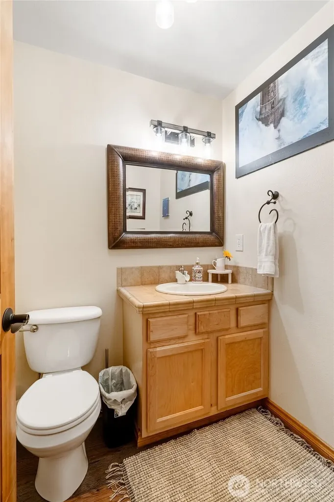 5 Meadowhills Lane Elma WA 98541