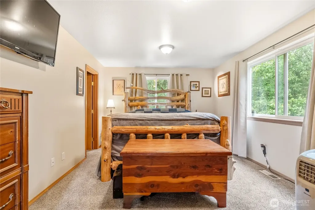 5 Meadowhills Lane Elma WA 98541