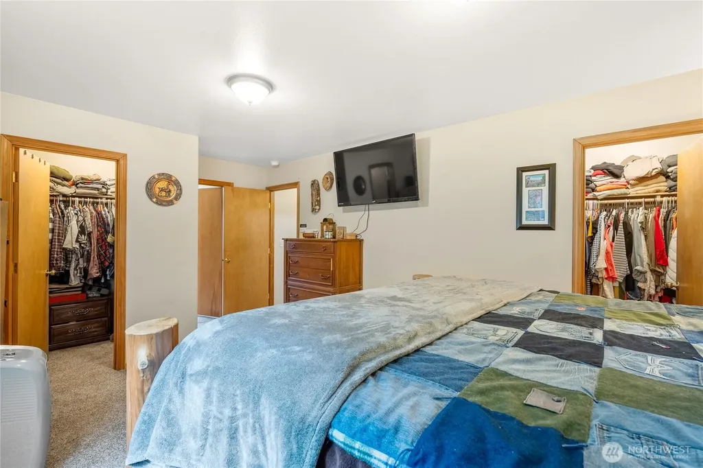 5 Meadowhills Lane Elma WA 98541