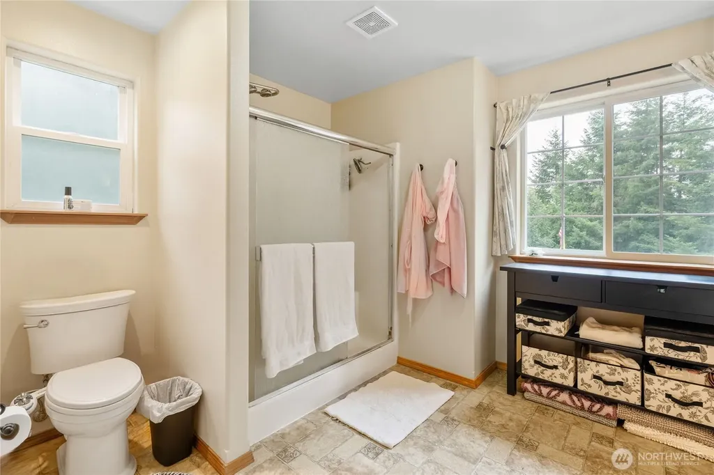 5 Meadowhills Lane Elma WA 98541