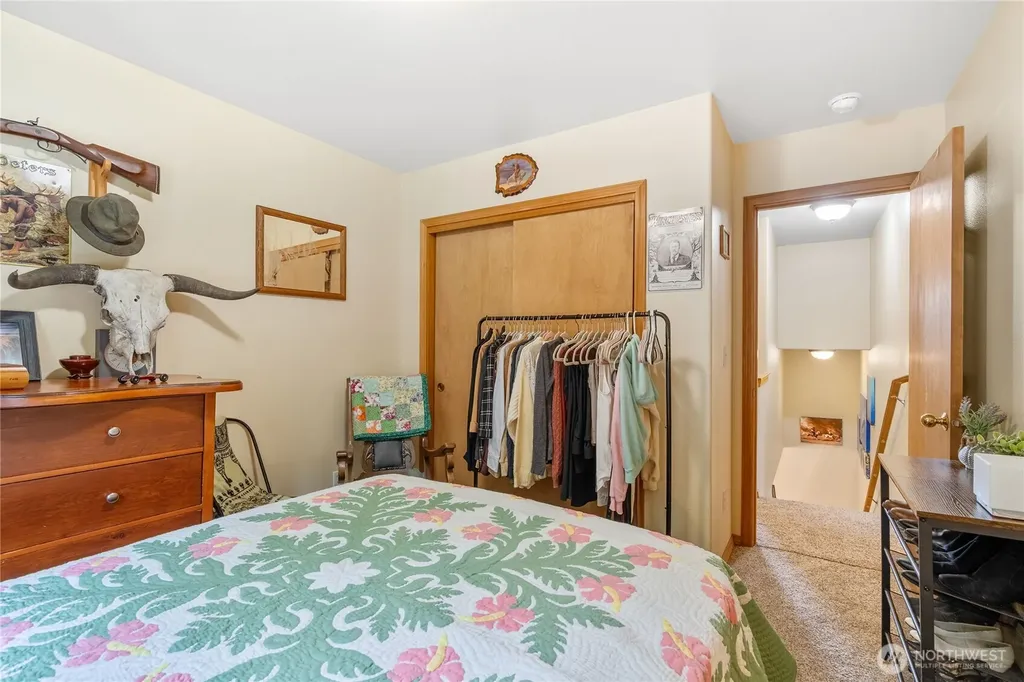 5 Meadowhills Lane Elma WA 98541