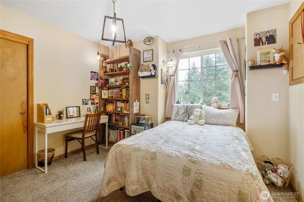 5 Meadowhills Lane Elma WA 98541