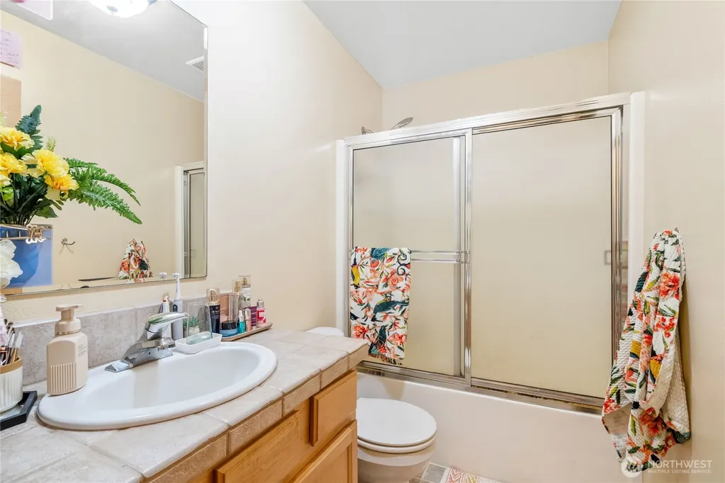 5 Meadowhills Lane Elma WA 98541