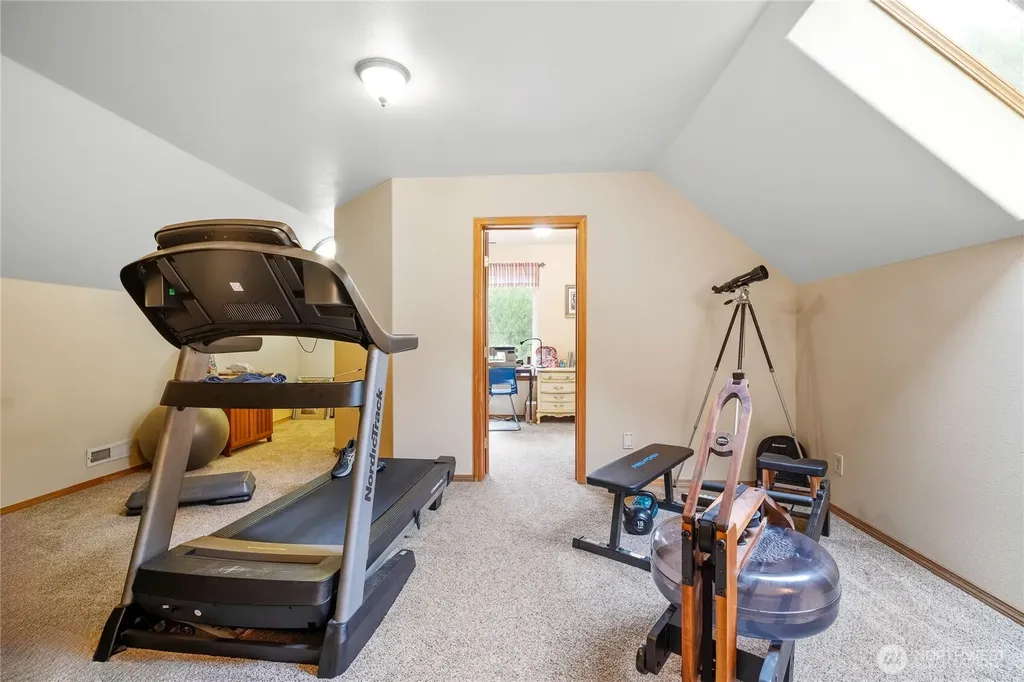 5 Meadowhills Lane Elma WA 98541