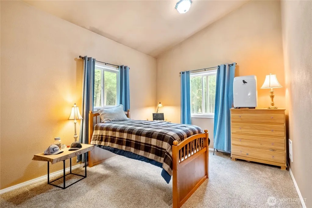 5 Meadowhills Lane Elma WA 98541