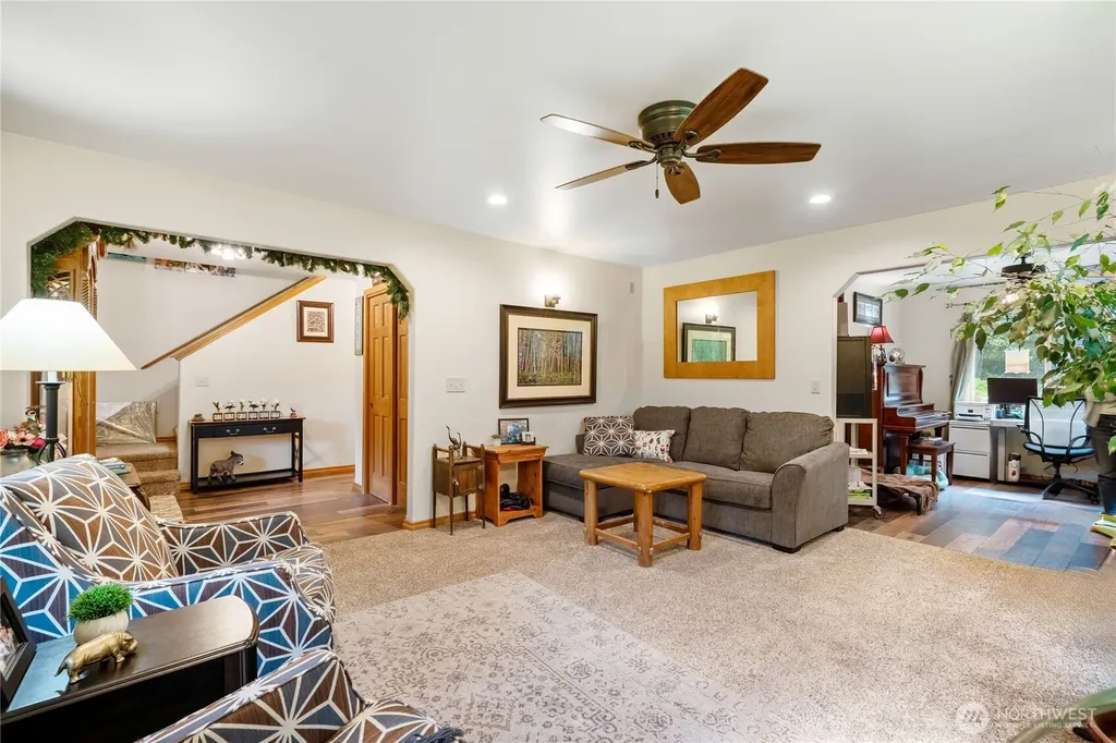 5 Meadowhills Lane Elma WA 98541