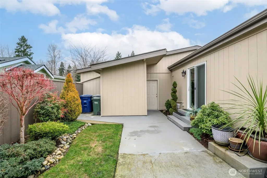 15216 122nd Avenue E Puyallup WA 98374