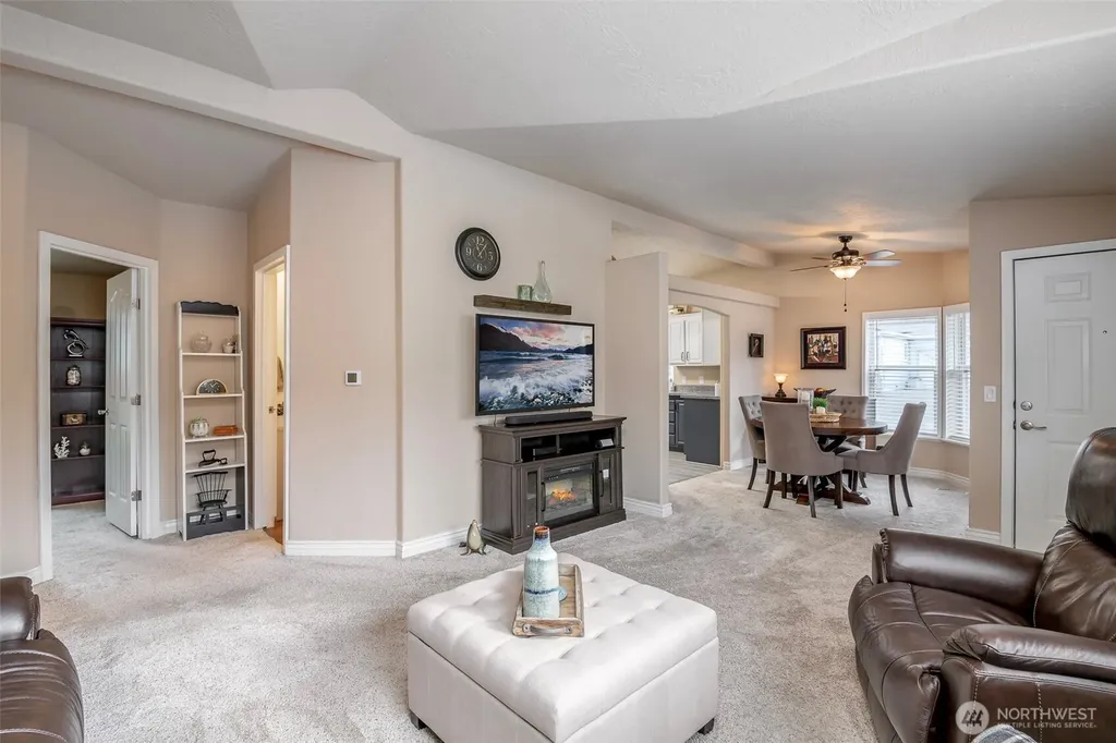 15216 122nd Avenue E Puyallup WA 98374