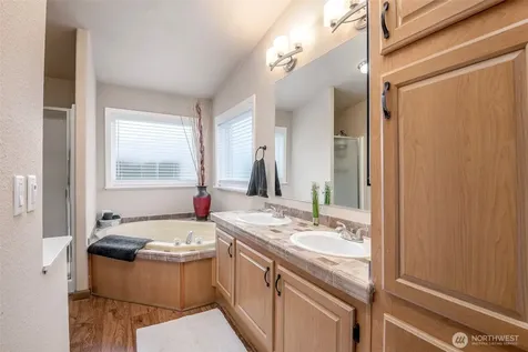 15216 122nd Avenue E Puyallup WA 98374