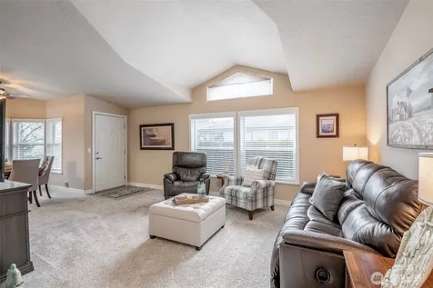 15216 122nd Avenue E Puyallup WA 98374