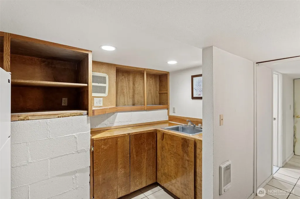624 E Division Lane Tacoma WA 98404