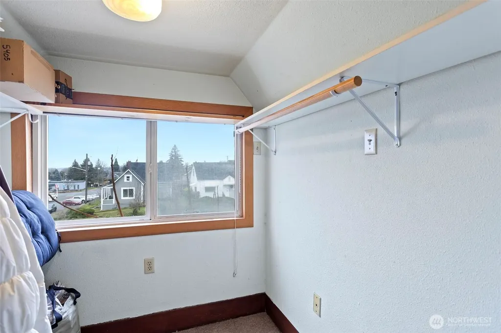 624 E Division Lane Tacoma WA 98404