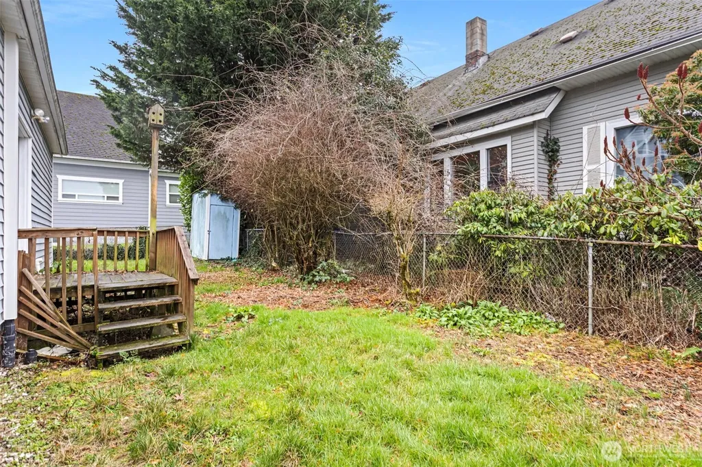 624 E Division Lane Tacoma WA 98404