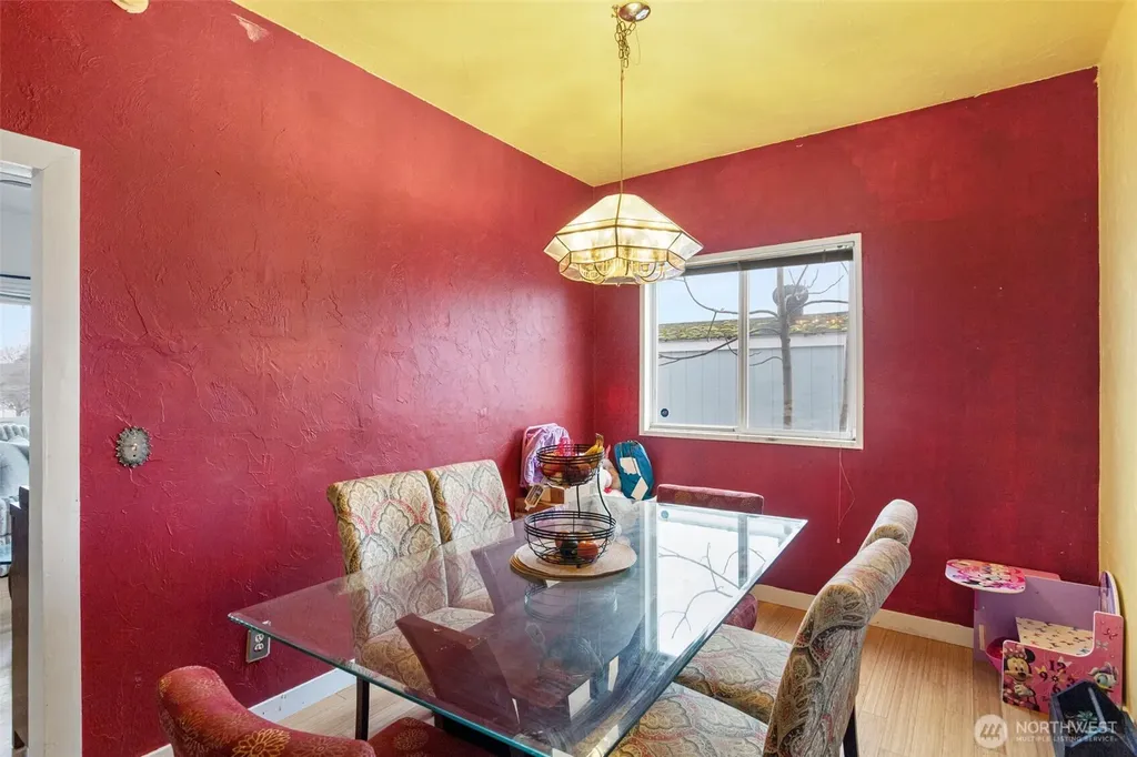 624 E Division Lane Tacoma WA 98404