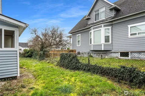 624 E Division Lane Tacoma WA 98404