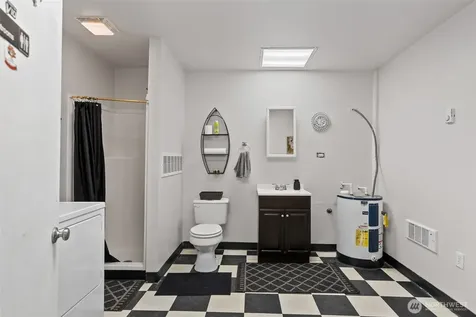 2720 NW Cascade Avenue East Wenatchee WA 98802