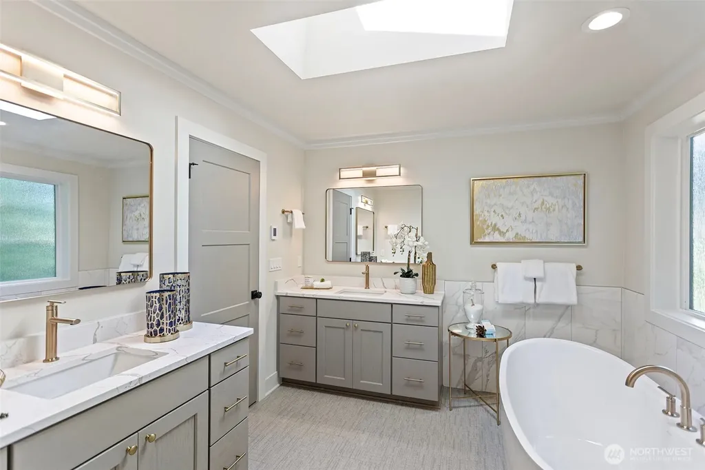 12813 NE 65th Lane Kirkland WA 98033