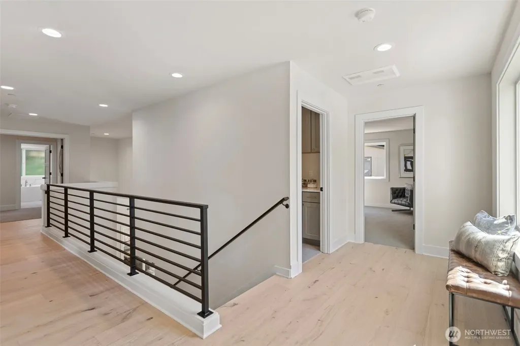 12813 NE 65th Lane Kirkland WA 98033