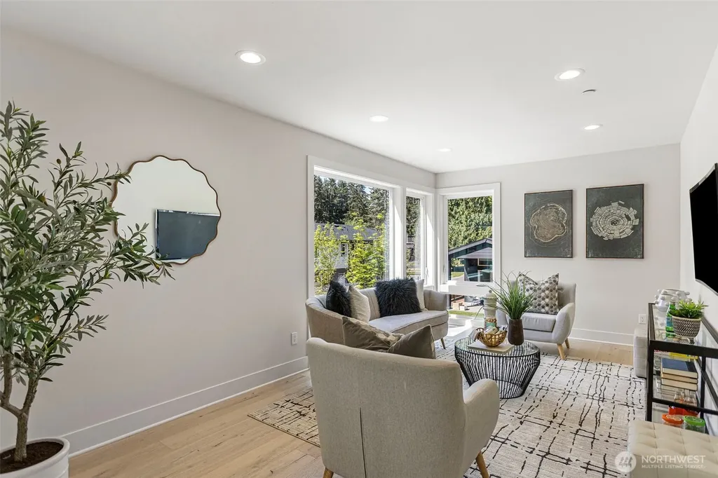 12813 NE 65th Lane Kirkland WA 98033