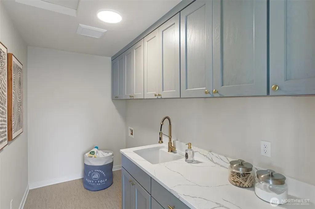 12813 NE 65th Lane Kirkland WA 98033