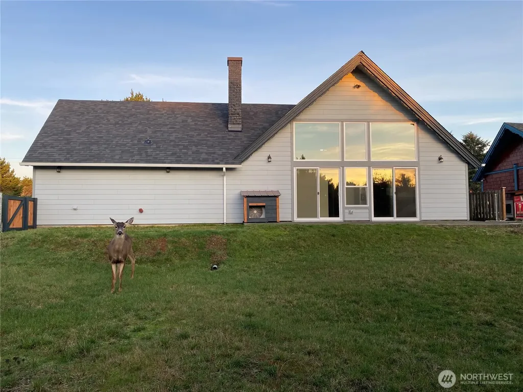 313 Sand Dune Avenue NW Ocean Shores WA 98569