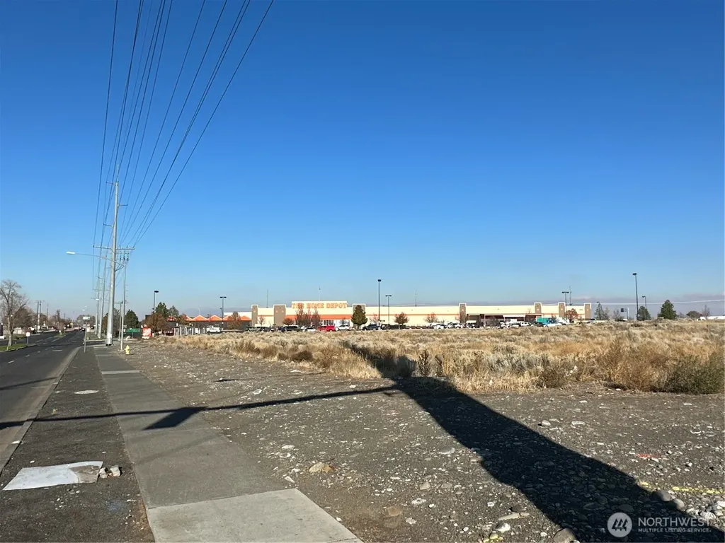 96 W Central Drive Moses Lake WA 98837