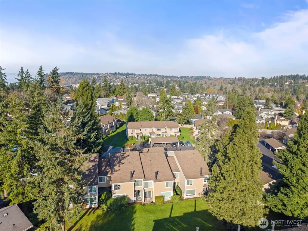 1215 S 237th Lane Des Moines WA 98198