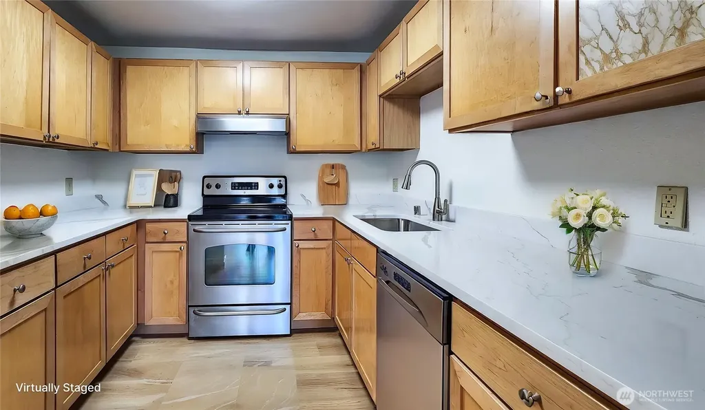 1215 S 237th Lane Des Moines WA 98198