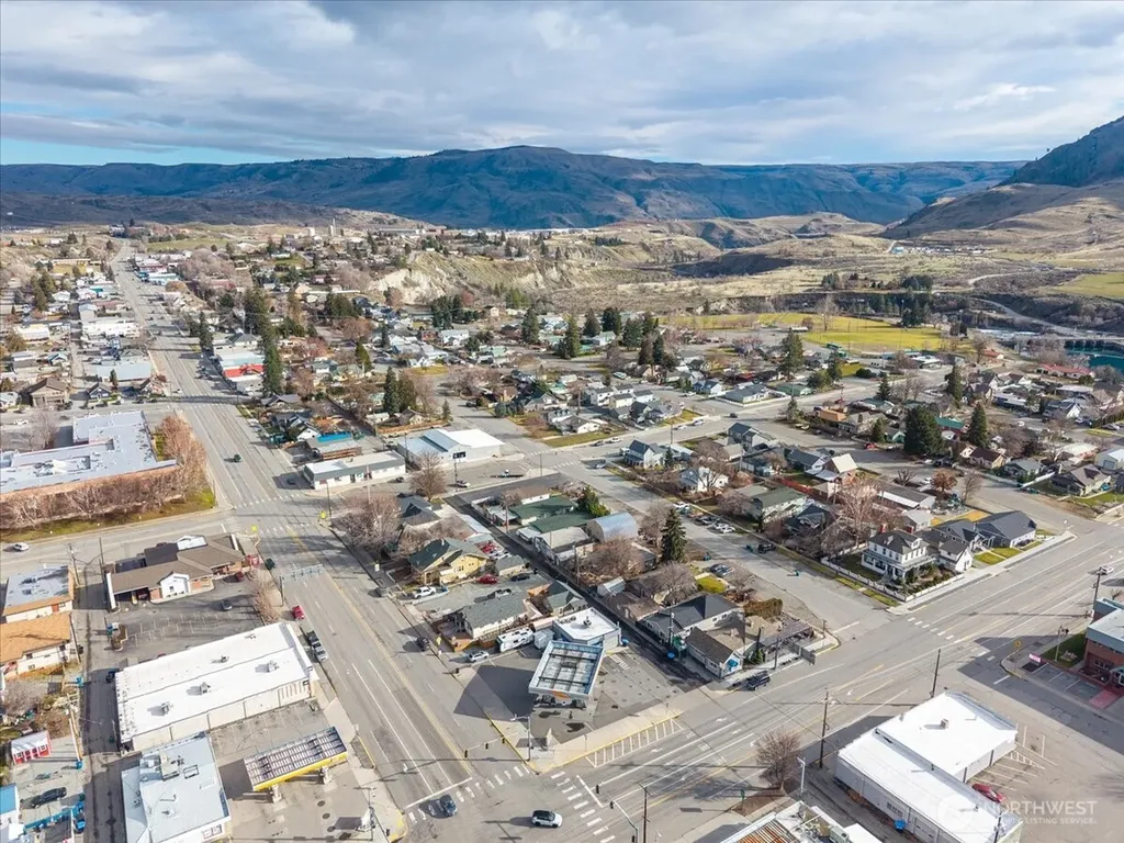 316 E Wapato Avenue Chelan WA 98816