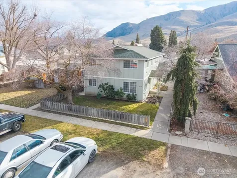 316 E Wapato Avenue Chelan WA 98816