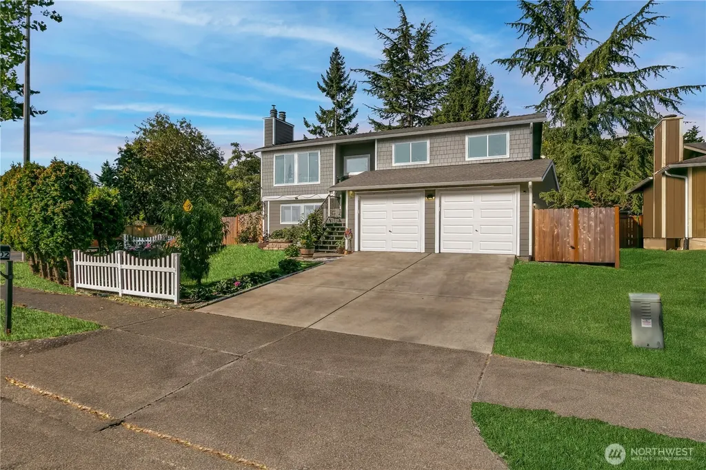 3302 Centennial Way NE Tacoma WA 98422
