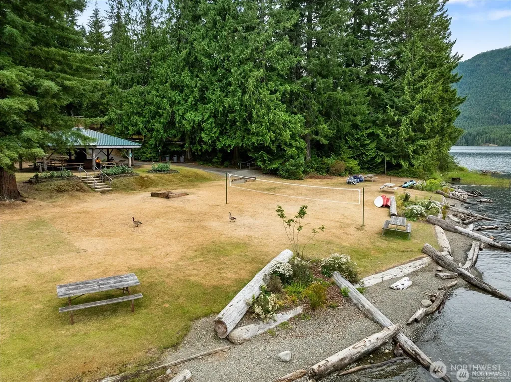 1291 N Potlatch Drive Hoodsport WA 98548