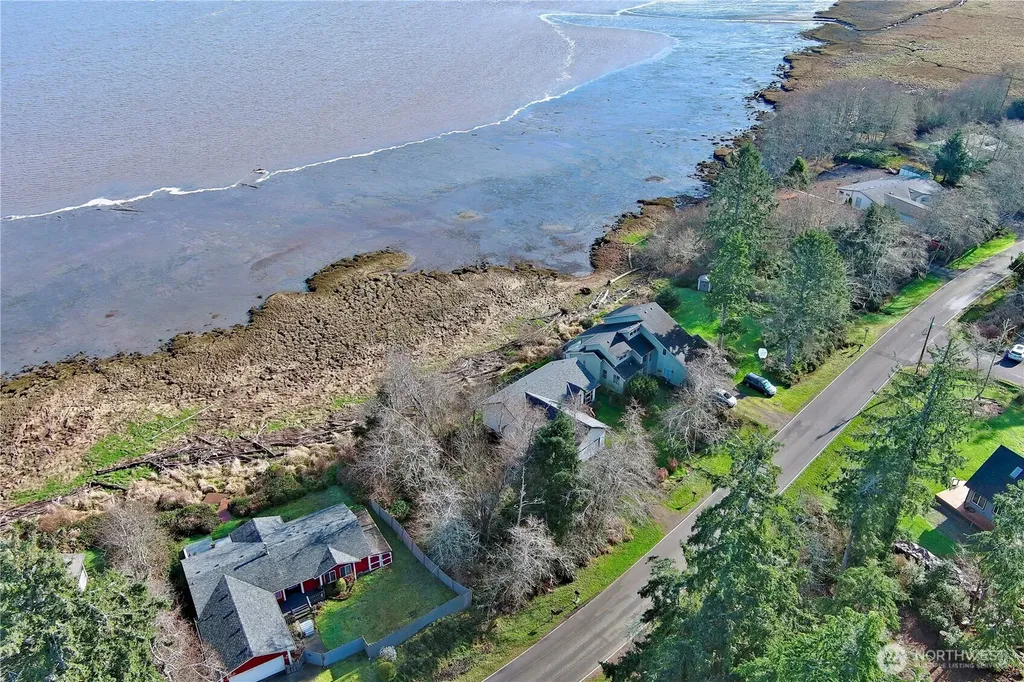 716 Duck Lake Drive NE Ocean Shores WA 98569
