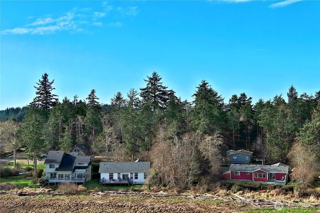 716 Duck Lake Drive NE Ocean Shores WA 98569