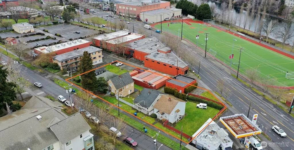 14, 18, 22-30 W Cremona Street Seattle WA 98119