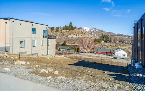 1307 Dragonfly Court Chelan WA 98816